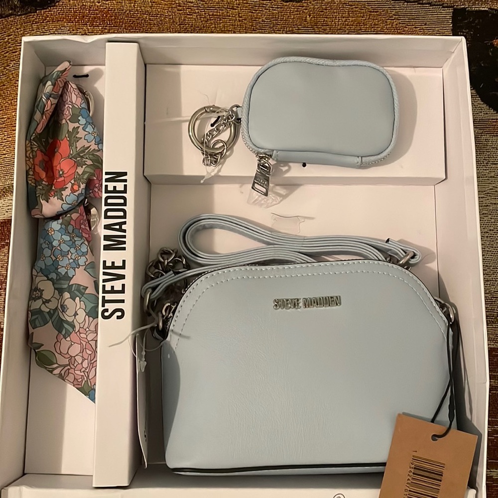 STEVE MADDEN 3pc Set Light Blue Crossbody Purse Earbud Case Scarf Keychain NEW